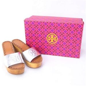 TORY BURCH PATTY 80MM WEDGE METALLIC VEG NAPPA